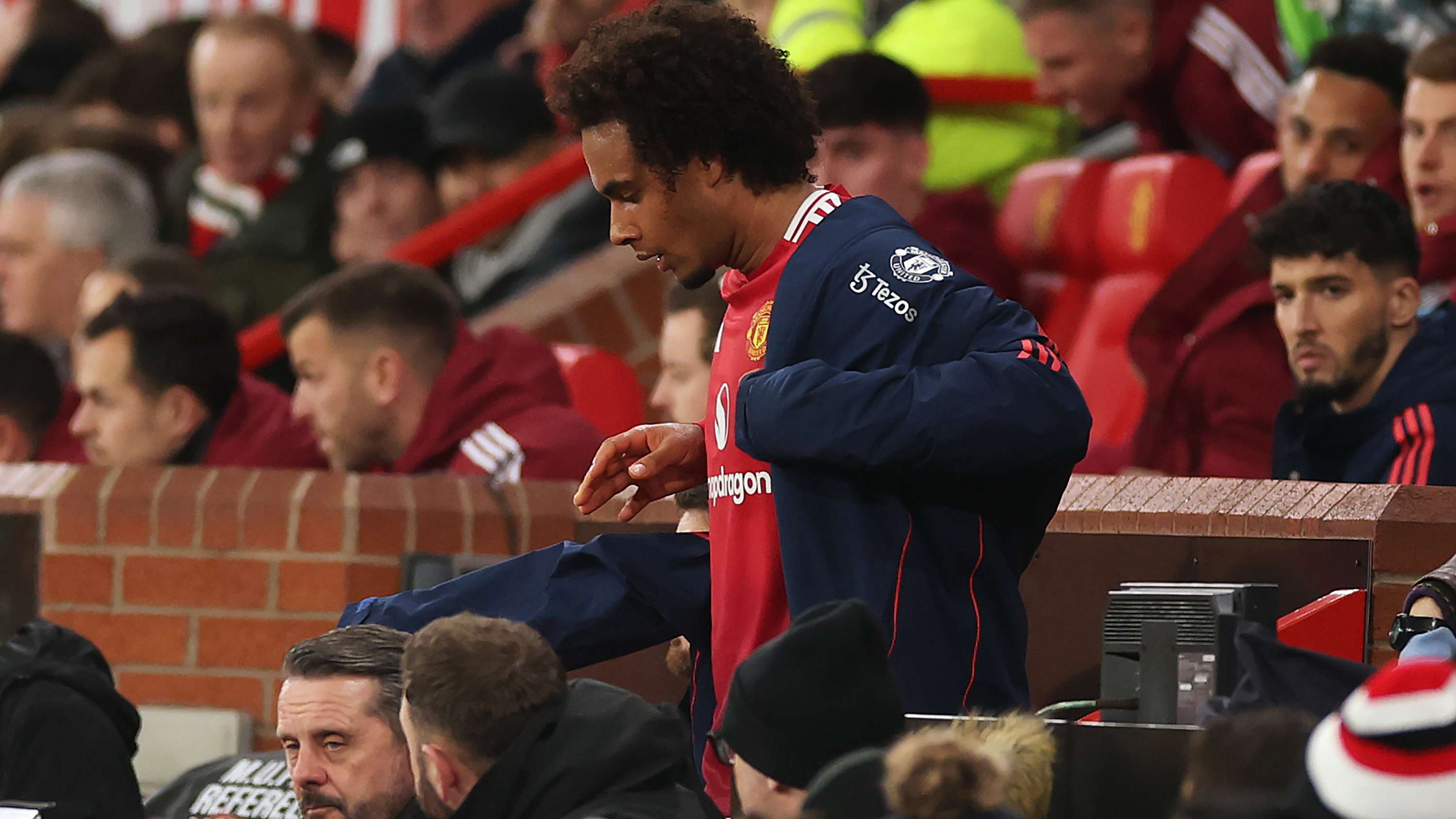 就等着他去 就等着他去