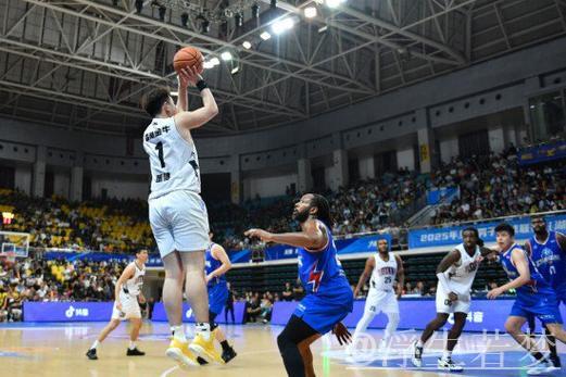 NBL联赛MVP董健投篮教学分享：来自香港金牛的社媒教程